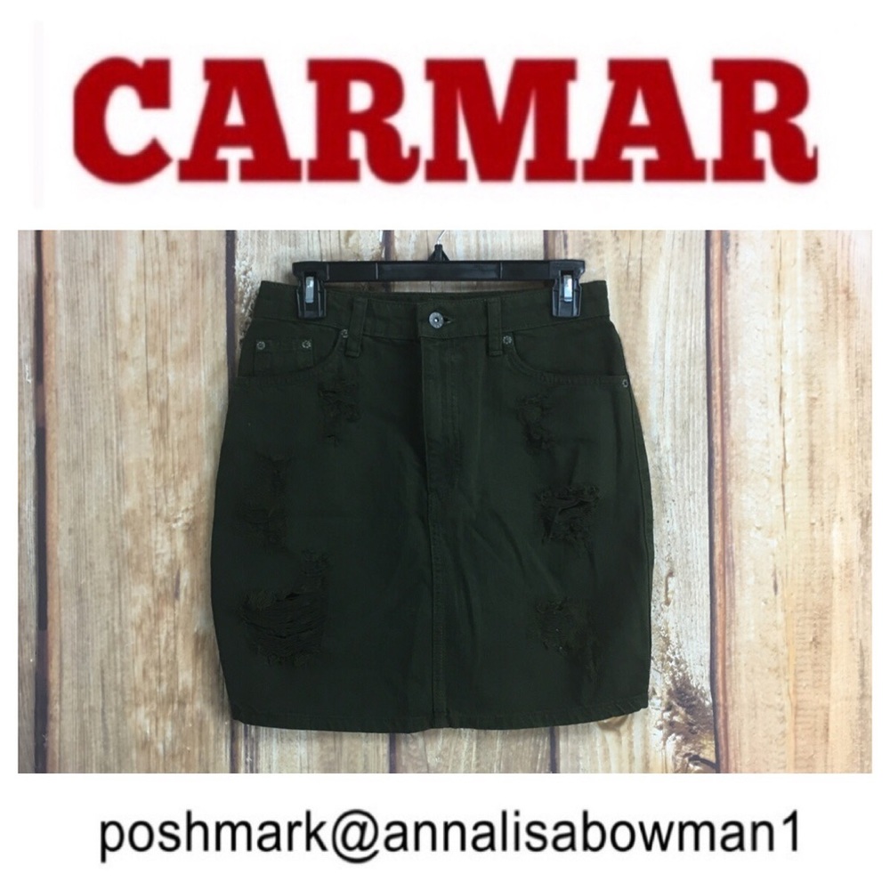 💸Carmar distressed green mini skirt size 29